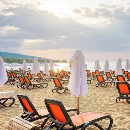 Violet Garden 2 Veranda Apartman Napospart