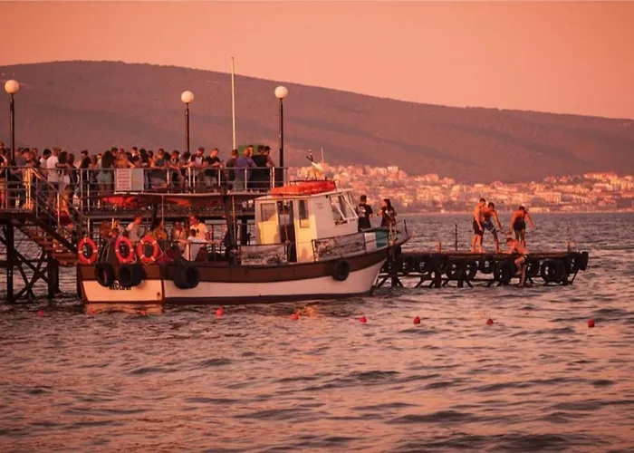 Violet Garden 2 Veranda *