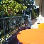 Violet Garden 2 Veranda Apartamento