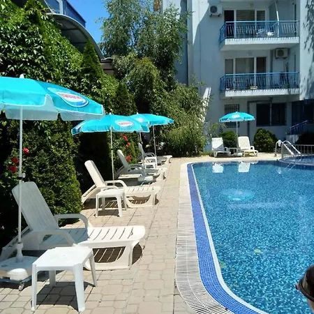 Violet Garden 2 Veranda Apartmán