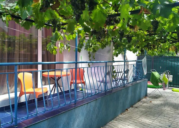 Апартамент Violet Garden 2 Veranda Слънчев бряг