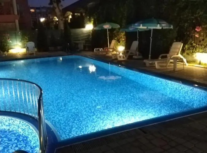 Апартамент Violet Garden 2 Veranda