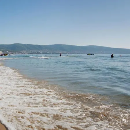 公寓 Violet Garden 2 Veranda 阳光海滩